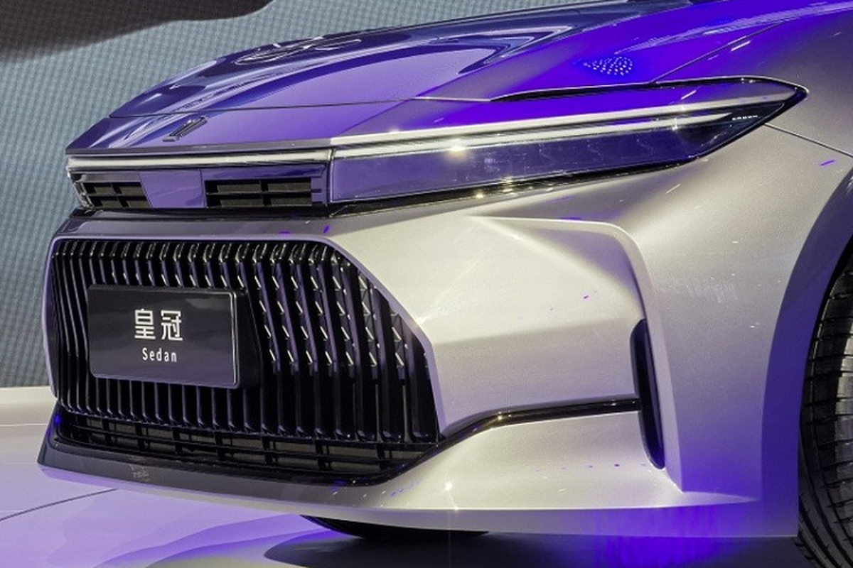 Toyota Crown Sedan 2024 - “xe bộ trưởng” ra mắt thị trưởng tỷ dân - Hình 5 Toyota Crown Sedan 2024 - “xe bo truong” ra mat thi truong ty dan-Hinh-5