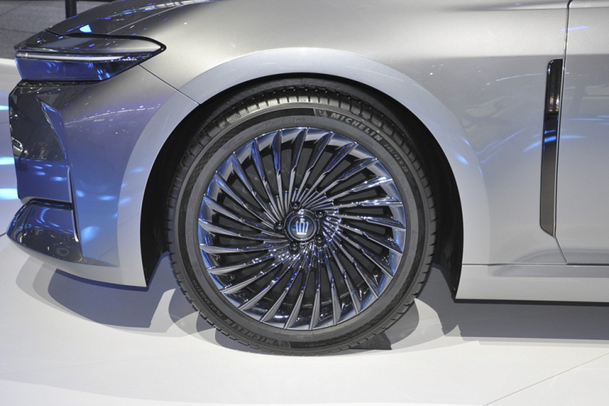 Toyota Crown Sedan 2024 - “xe bộ trưởng” ra mắt thị trưởng tỷ dân - Hình 7 Toyota Crown Sedan 2024 - “xe bo truong” ra mat thi truong ty dan-Hinh-7