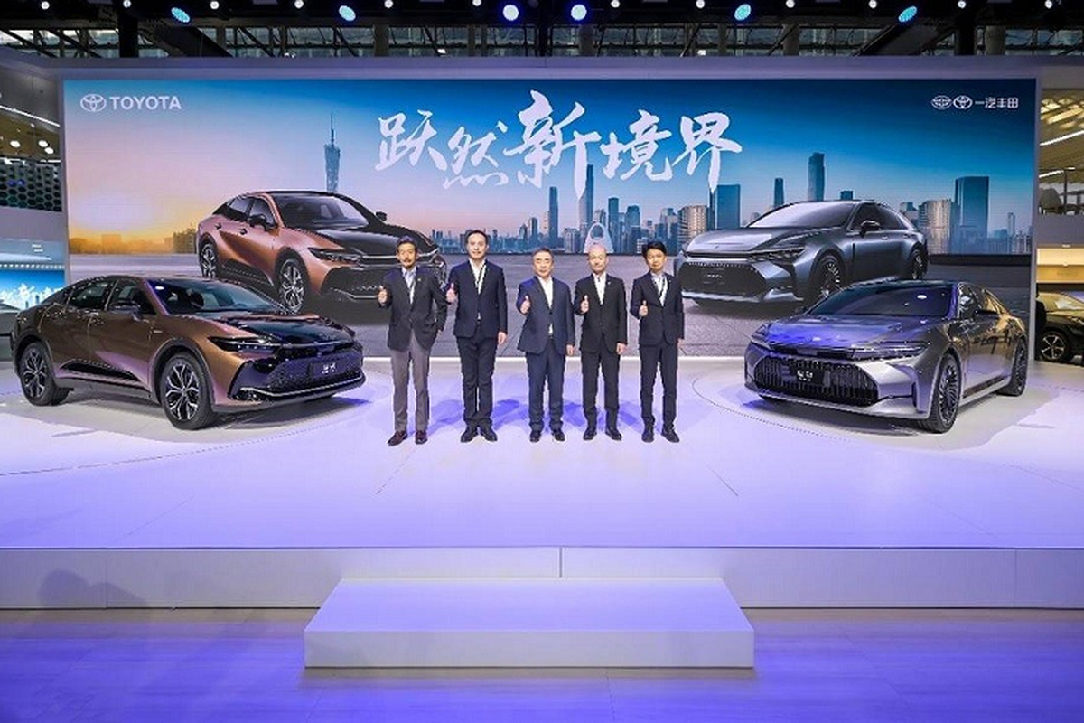 Toyota Crown Sedan 2024 - “xe bộ trưởng” ra mắt thị trưởng tỷ dân Toyota Crown Sedan 2024 - “xe bo truong” ra mat thi truong ty dan