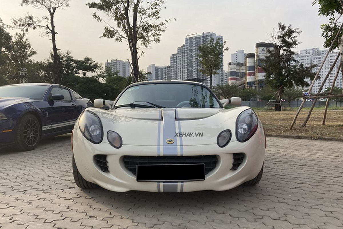 Chạm mặt Lotus Elise S2 độc nhất Việt Nam từng "nằm nhà" Novaland - Hình 2 Cham mat Lotus Elise S2 doc nhat Viet Nam tung