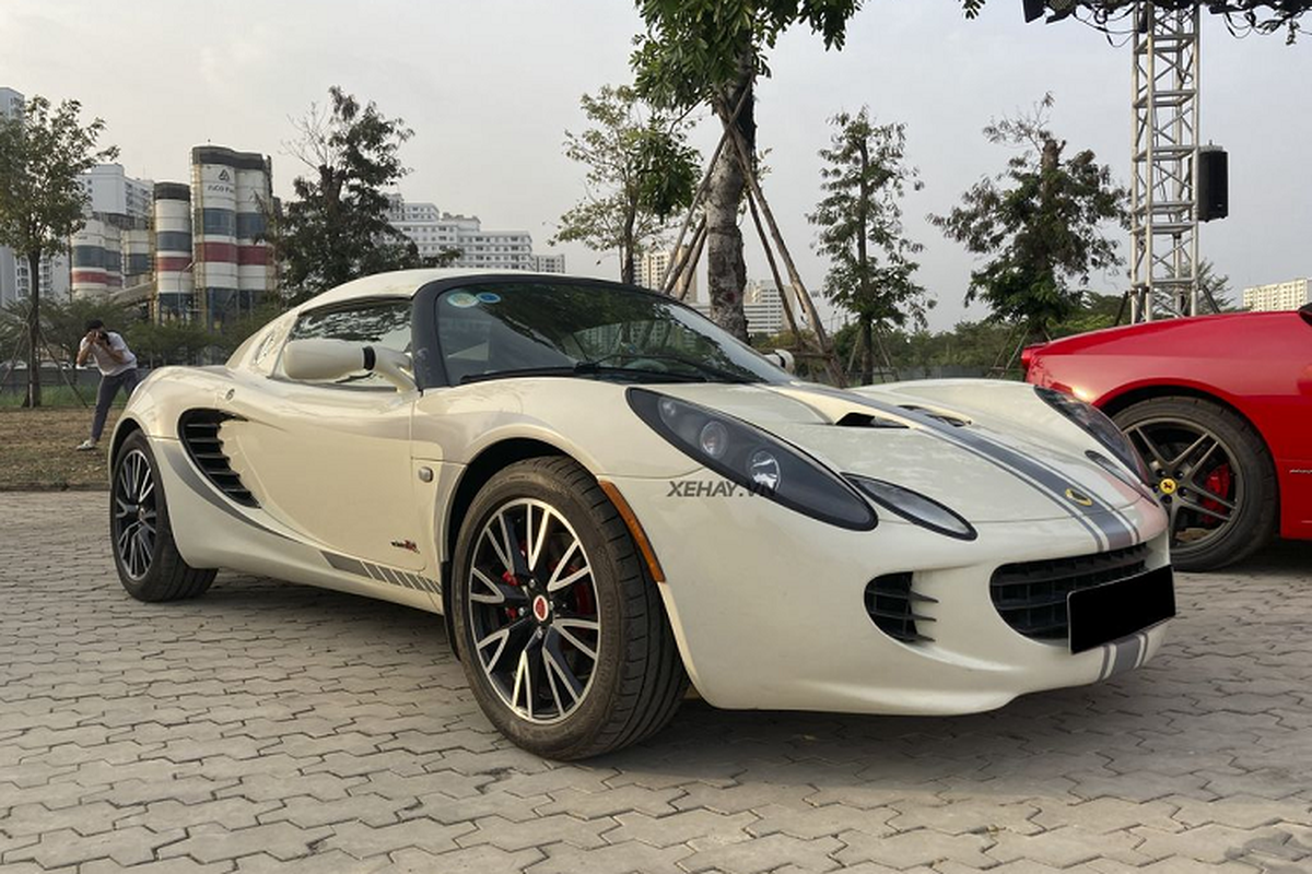 Chạm mặt Lotus Elise S2 độc nhất Việt Nam từng "nằm nhà" Novaland - Hình 3 Cham mat Lotus Elise S2 doc nhat Viet Nam tung