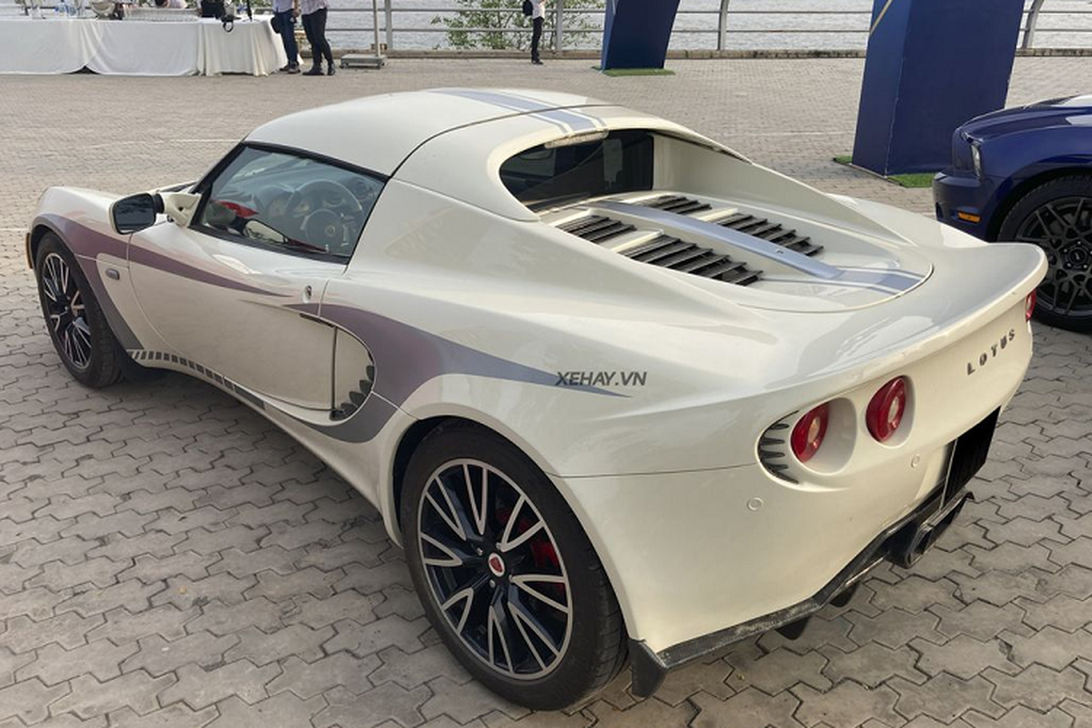 Chạm mặt Lotus Elise S2 độc nhất Việt Nam từng "nằm nhà" Novaland - Hình 8 Cham mat Lotus Elise S2 doc nhat Viet Nam tung