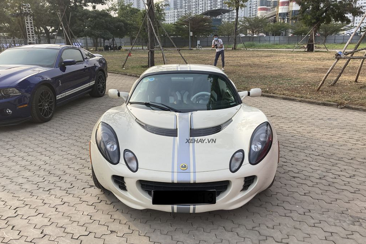 Chạm mặt Lotus Elise S2 độc nhất Việt Nam từng "nằm nhà" Novaland Cham mat Lotus Elise S2 doc nhat Viet Nam tung