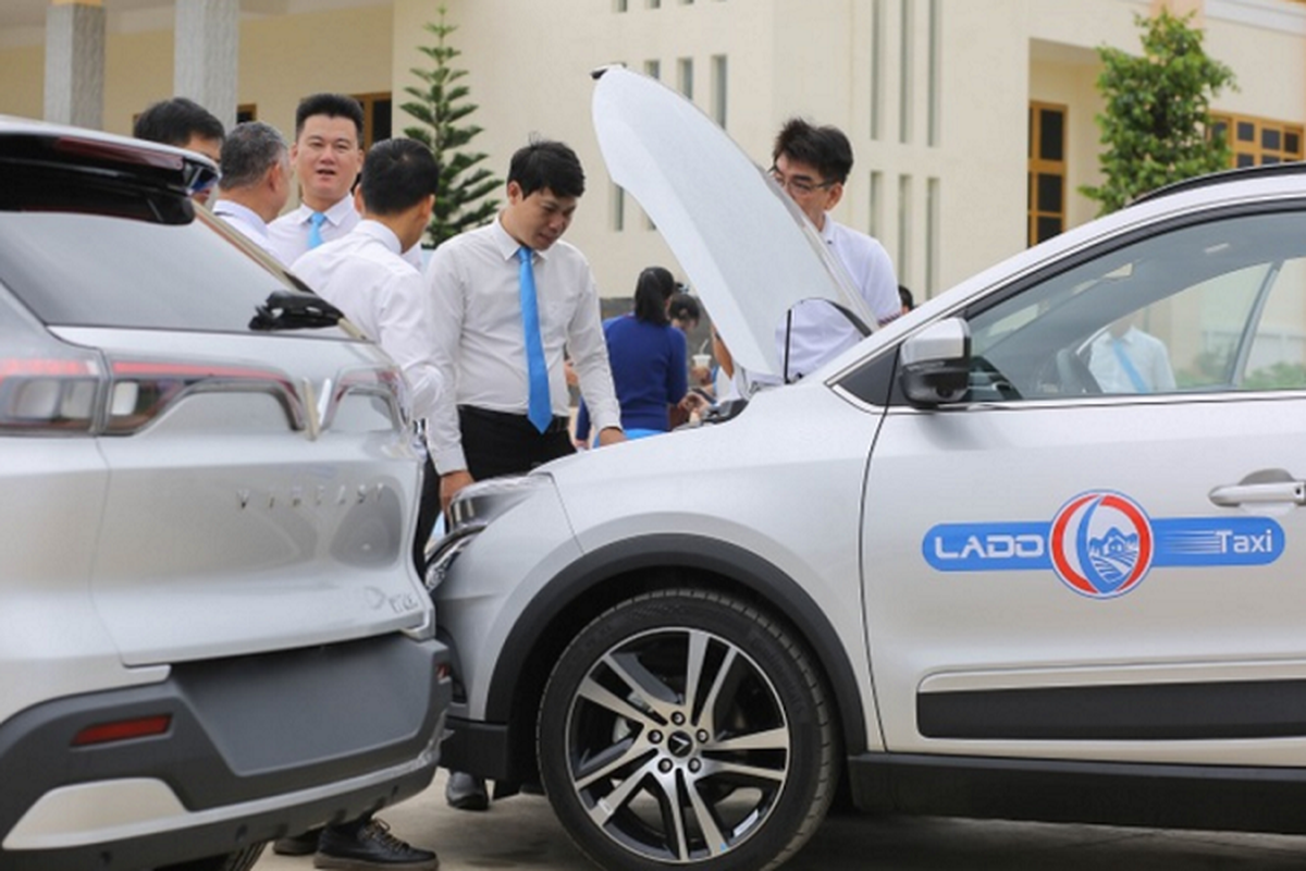 Hãng taxi Việt đặt mua thêm 18 chiếc Vinfast VF e34 chạy dịch vụ - Hình 4 Hang taxi Viet dat mua them 18 chiec Vinfast VF e34 chay dich vu-Hinh-4