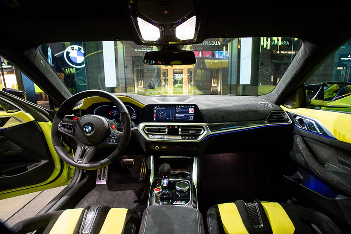 "Soi" BMW M4 Competition độc nhất vô nhị với nội thất Alcantara - Hình 4