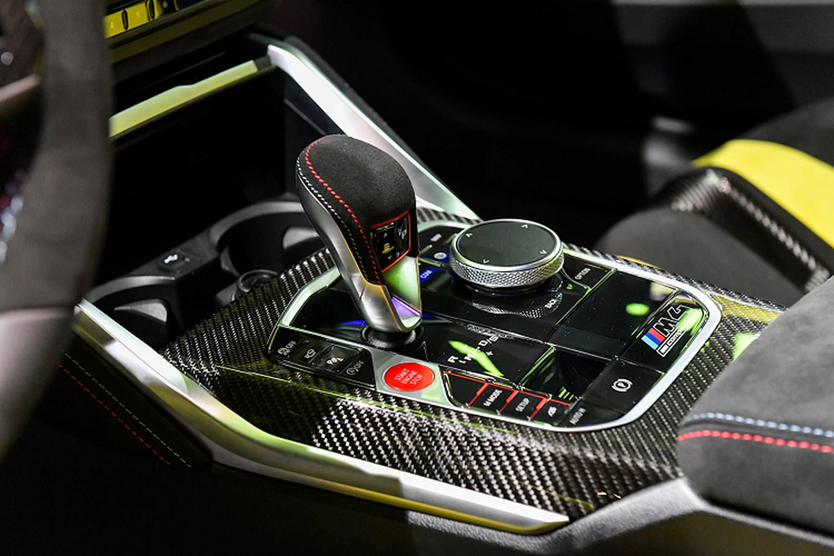 "Soi" BMW M4 Competition độc nhất vô nhị với nội thất Alcantara - Hình 5