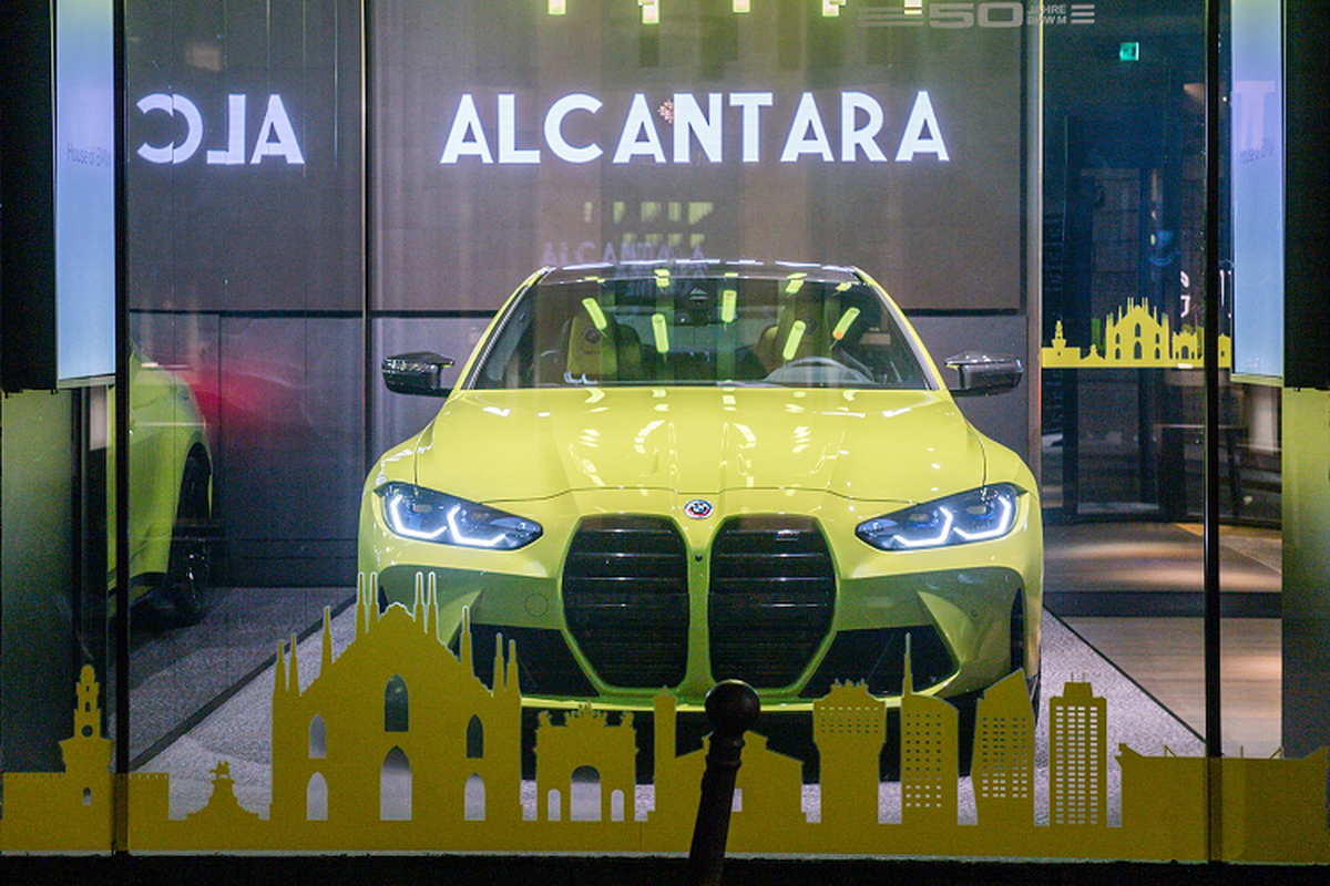 "Soi" BMW M4 Competition độc nhất vô nhị với nội thất Alcantara - Hình 7
