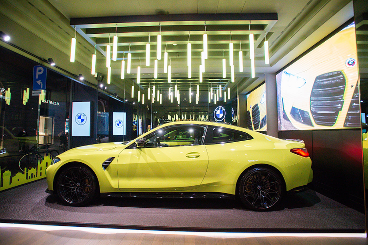 "Soi" BMW M4 Competition độc nhất vô nhị với nội thất Alcantara - Hình 8