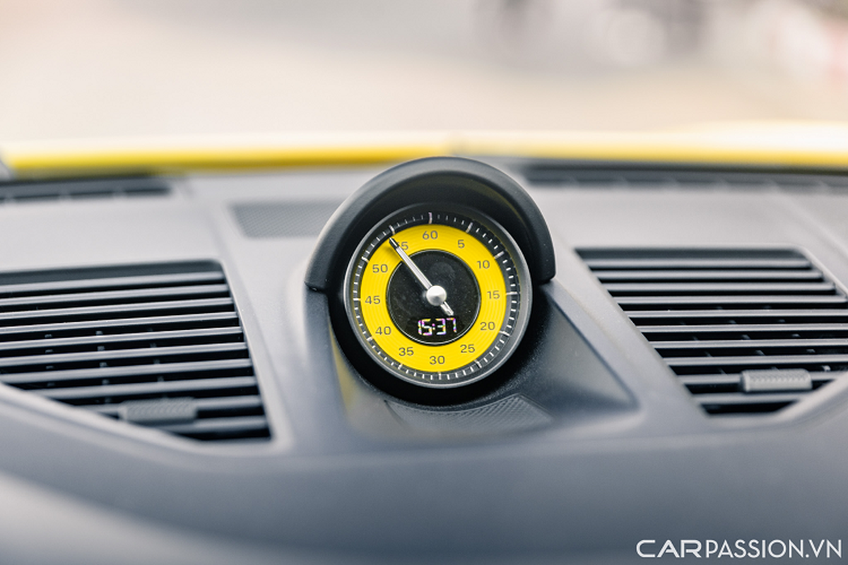 “Ếch vàng” Porsche 911 Carrera chạy lướt chưa đến 10 tỷ ở Hà Nội - Hình 11 “Ech vang” Porsche 911 Carrera chay luot chua den 10 ty o Ha Noi-Hinh-11