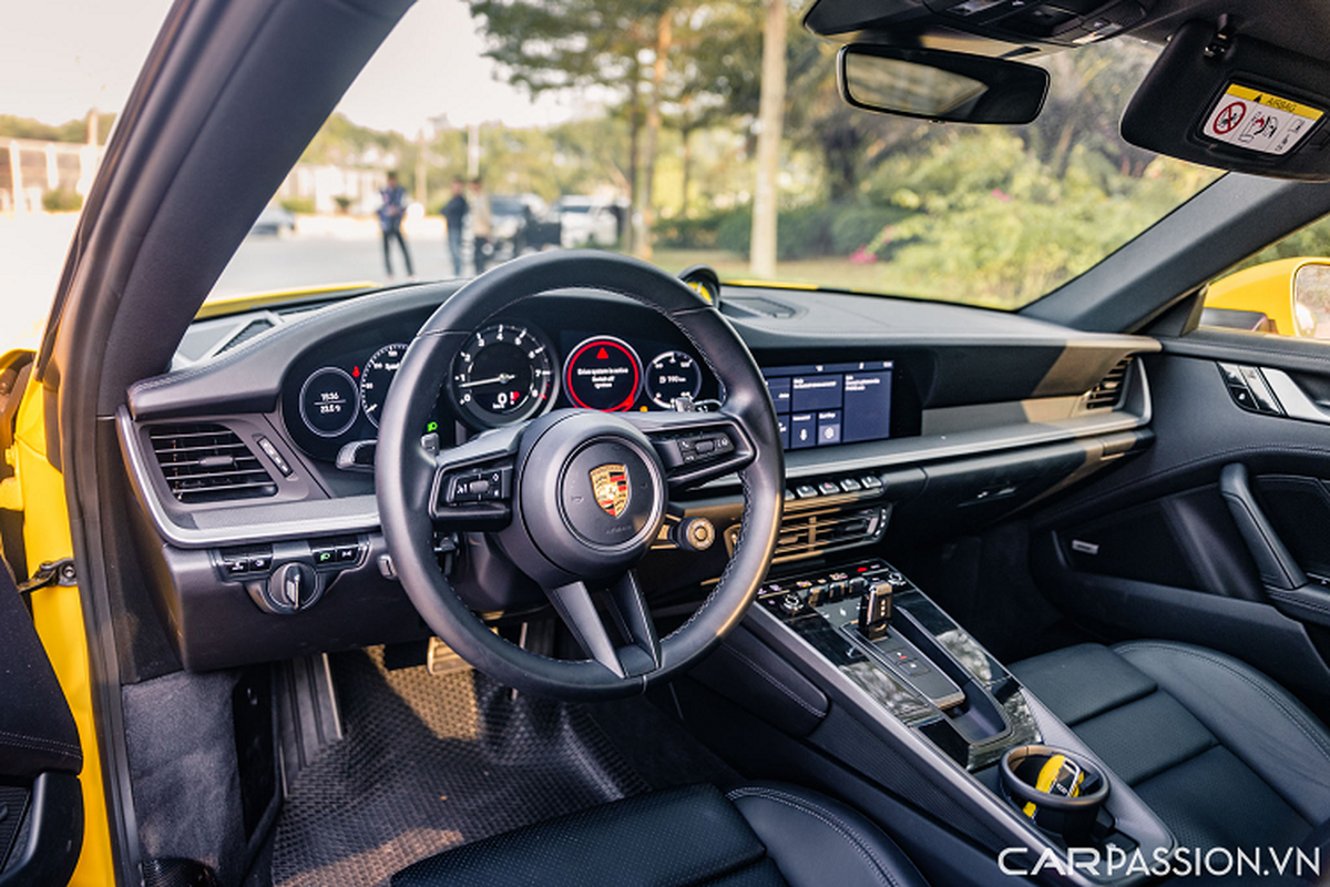 “Ếch vàng” Porsche 911 Carrera chạy lướt chưa đến 10 tỷ ở Hà Nội - Hình 6 “Ech vang” Porsche 911 Carrera chay luot chua den 10 ty o Ha Noi-Hinh-6