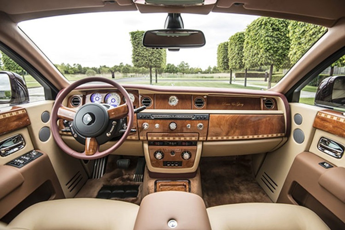 Rolls-Royce Phantom Lua thieng giam toi 5,3 ty van 