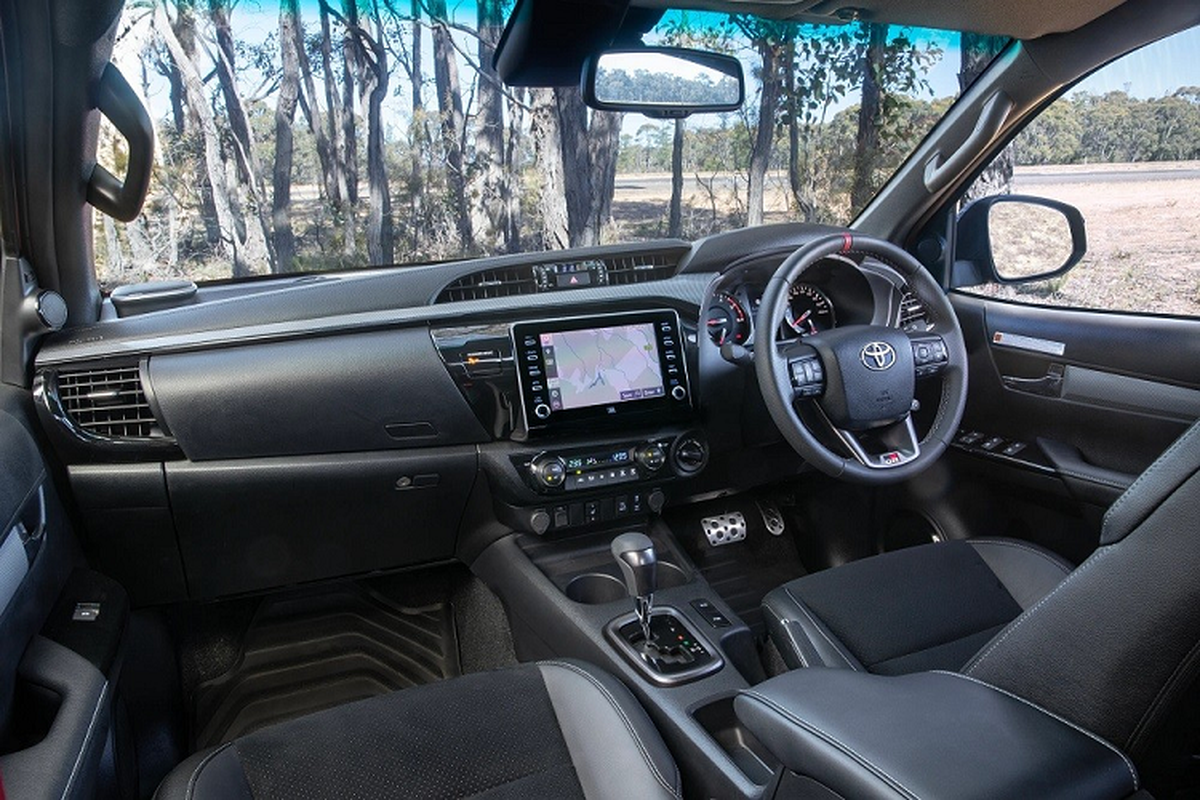 Toyota Hilux GR Sport 2023 leather to 