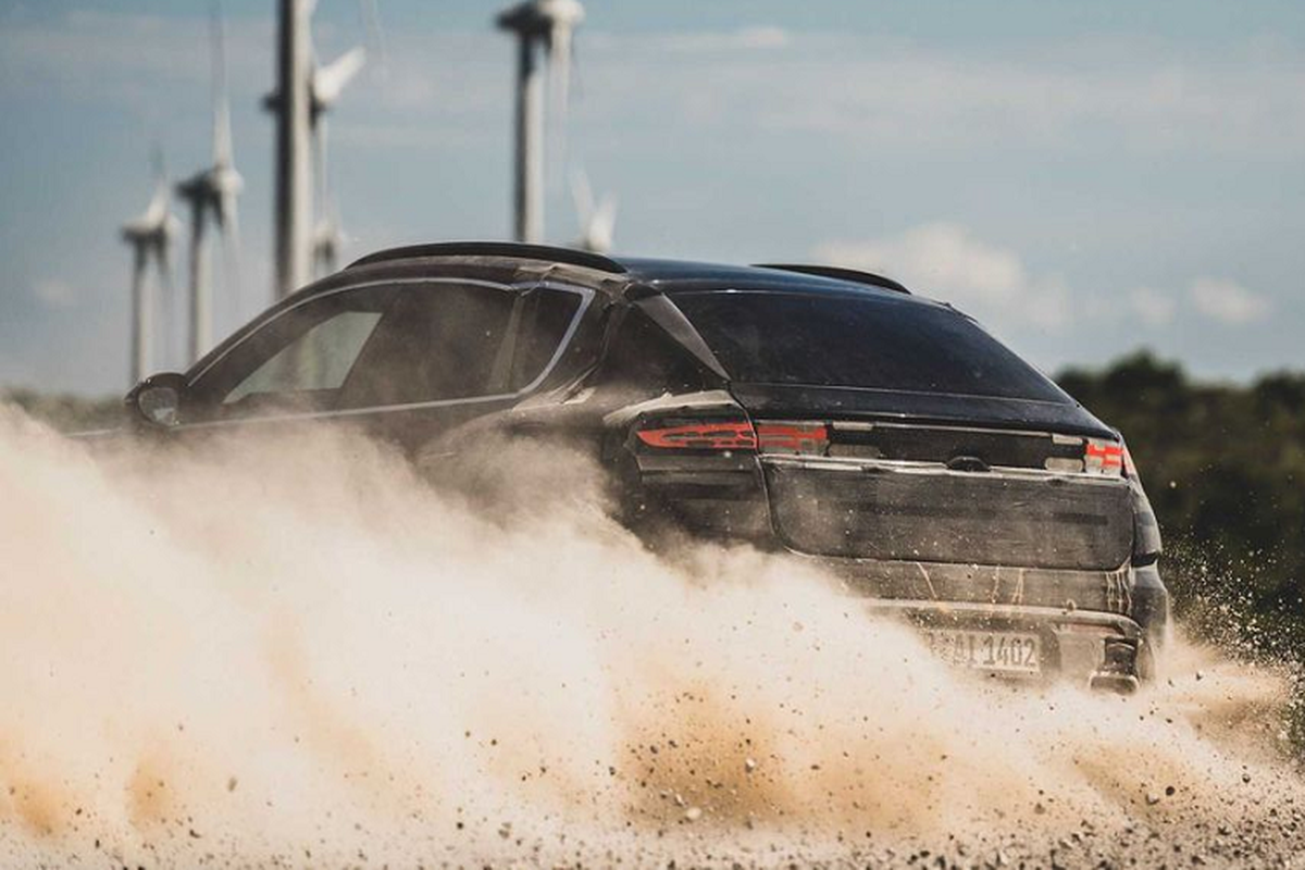 Porsche Macan EV shows off its high drift ability in the fall-Hinh-3