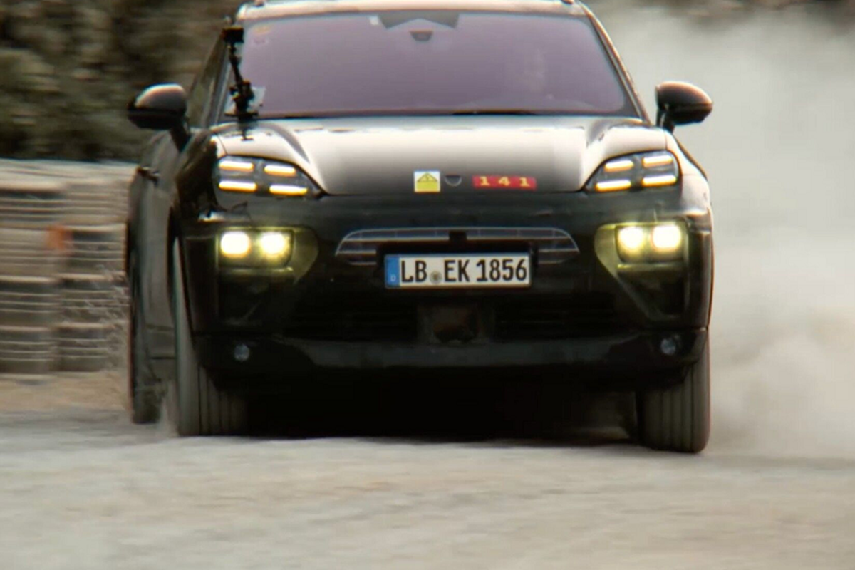 Porsche Macan EV shows off its high drift capacity in the fall-Hinh-5