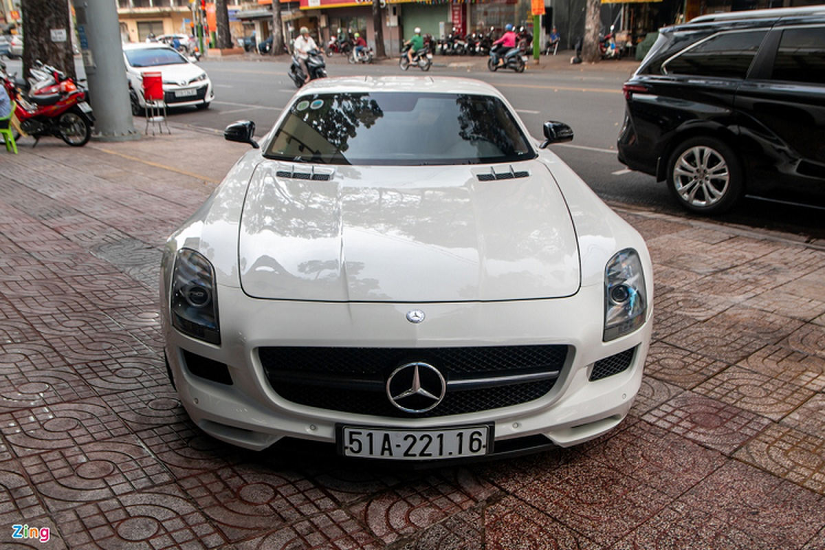 Mercedes-AMG SLS with bird soup every Tet o Sai Gon-Hinh-3