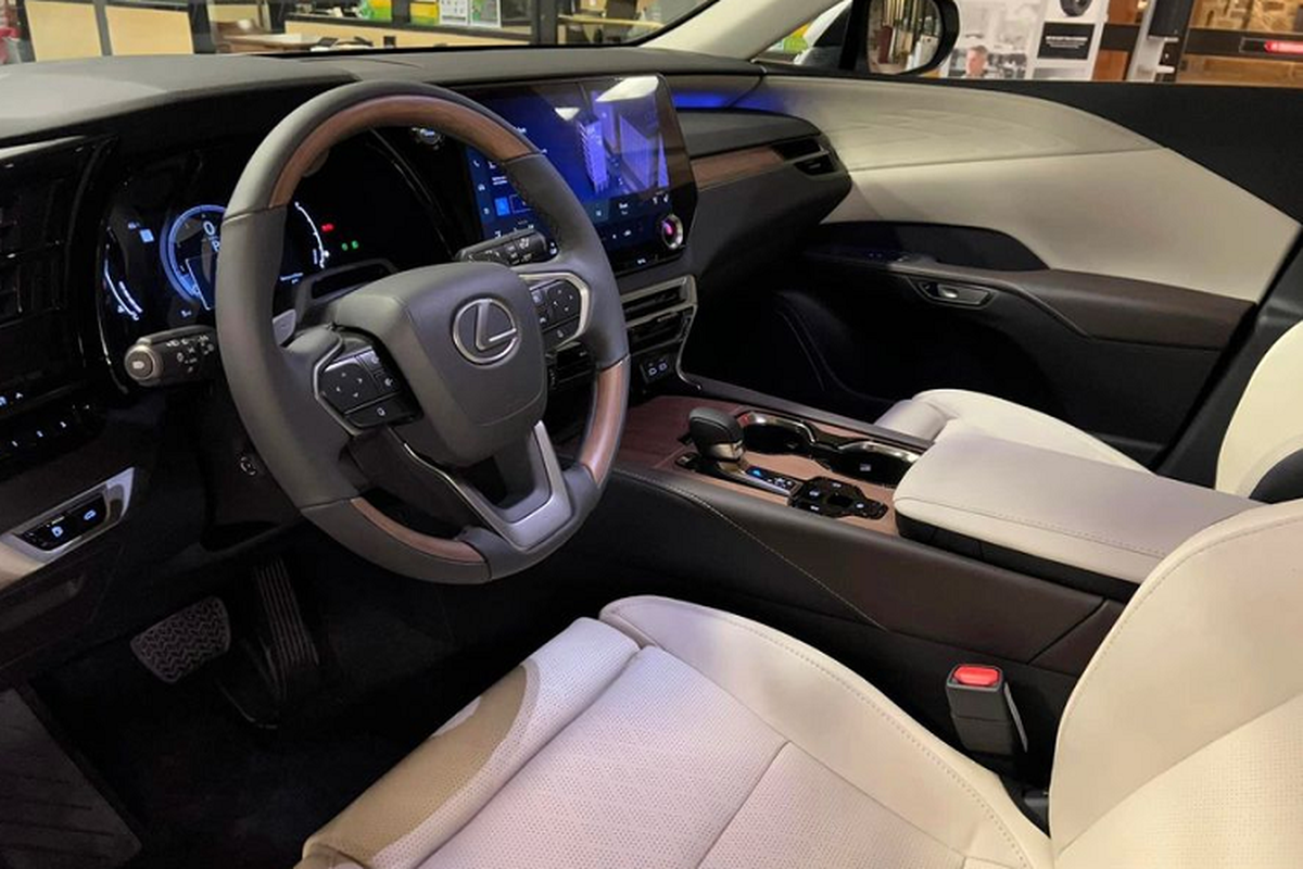 Lexus RX 2023 đã về Việt Nam, giá dự kiến từ 3,43 tỷ đồng - Hình 3 Lexus RX 2023 da ve Viet Nam, gia du kien tu 3,43 ty dong-Hinh-3