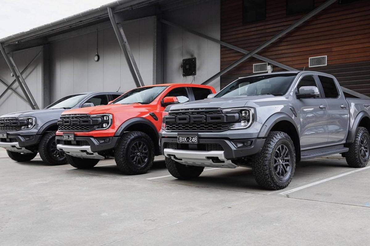 Cận cảnh Ford Ranger Raptor 2024 "màu độc" Cactus Grey vừa xuất xưởng