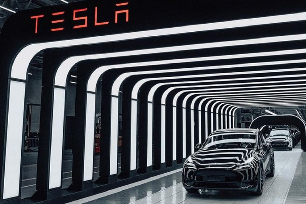 The reason why Tesla failed to sell cars in January 2023?-Hinh-6