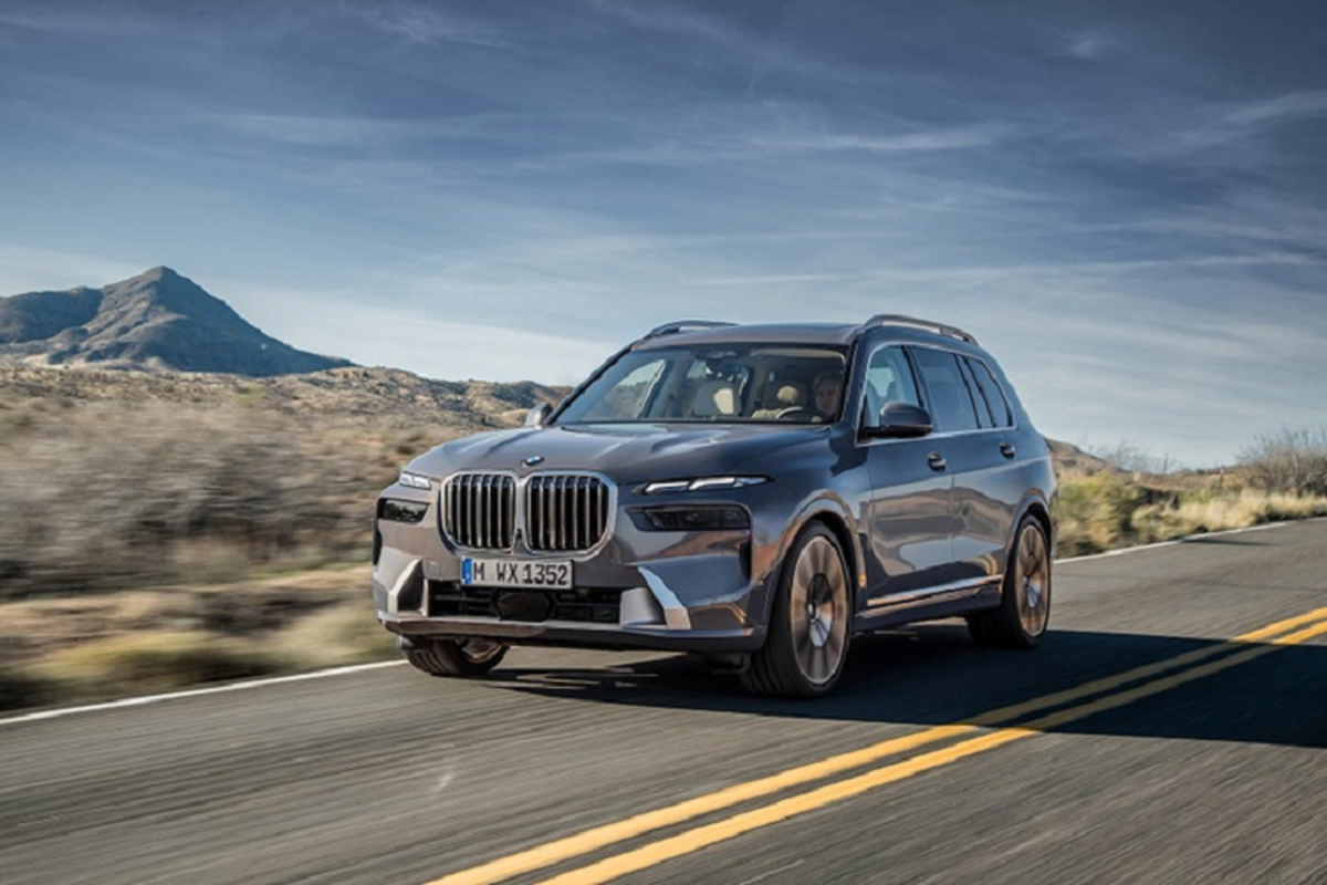 BMW X7 2023 tu 7.5 ty dong tai Viet Nam, 