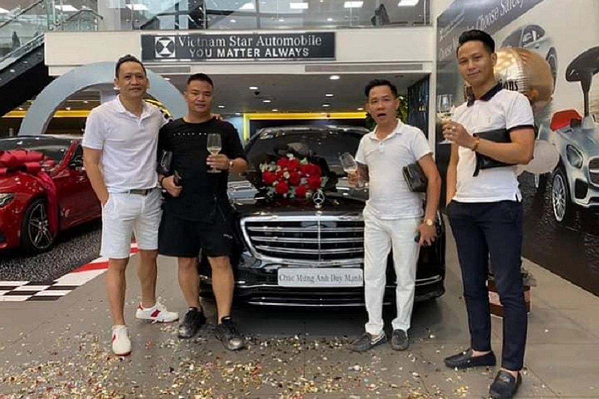 Mercedes-Benz S450L is more than 5 years old of Duy Manh 