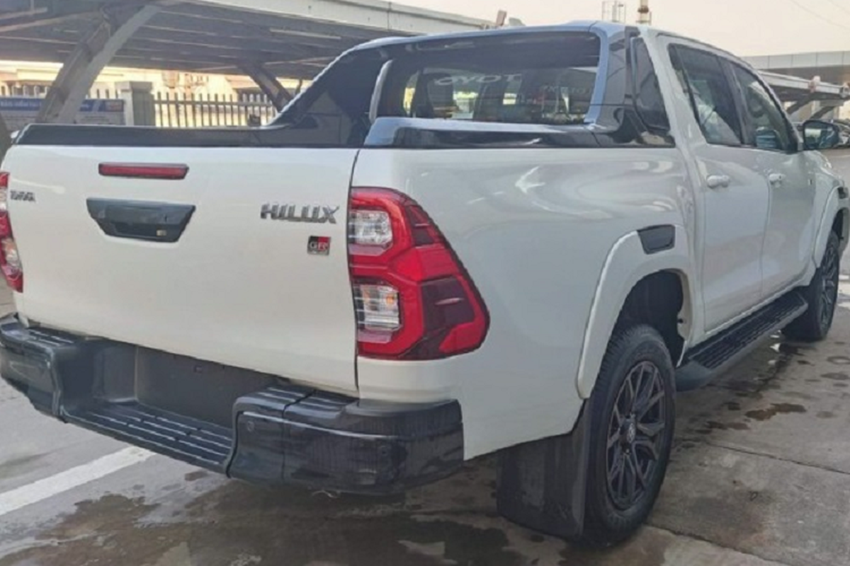 Toyota Hilux nhập Thái từ 740 triệu tại Việt Nam, bỏ bản số sàn - Hình 3 Toyota Hilux nhap Thai tu 740 trieu tai Viet Nam, bo ban so san-Hinh-3