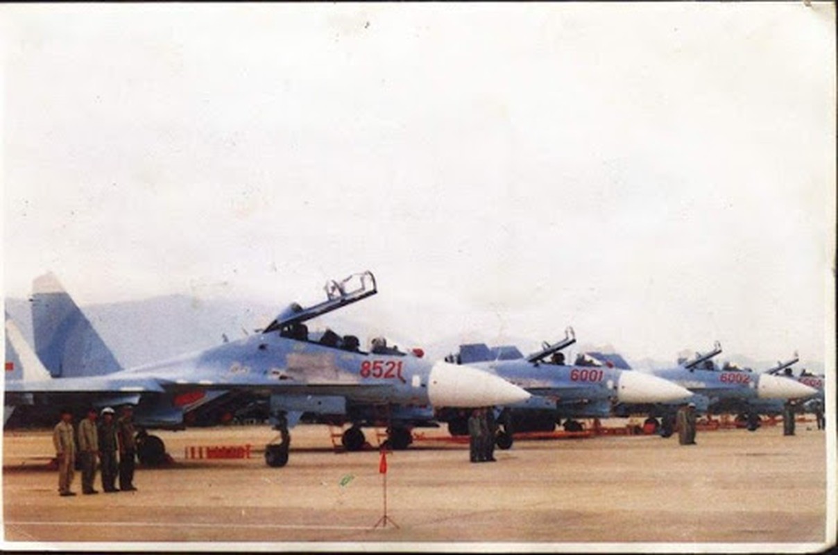 Vu tai nan dat do khien Nga phai boi thuong hai chiec Su-27PU-Hinh-2