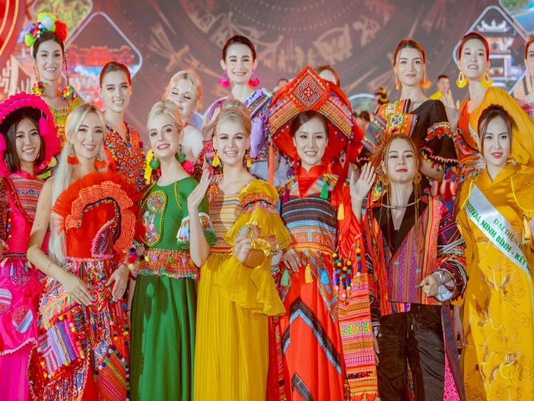 Nhan sac goi cam cua Huong Ly thi Miss Tourism World 2022-Hinh-9