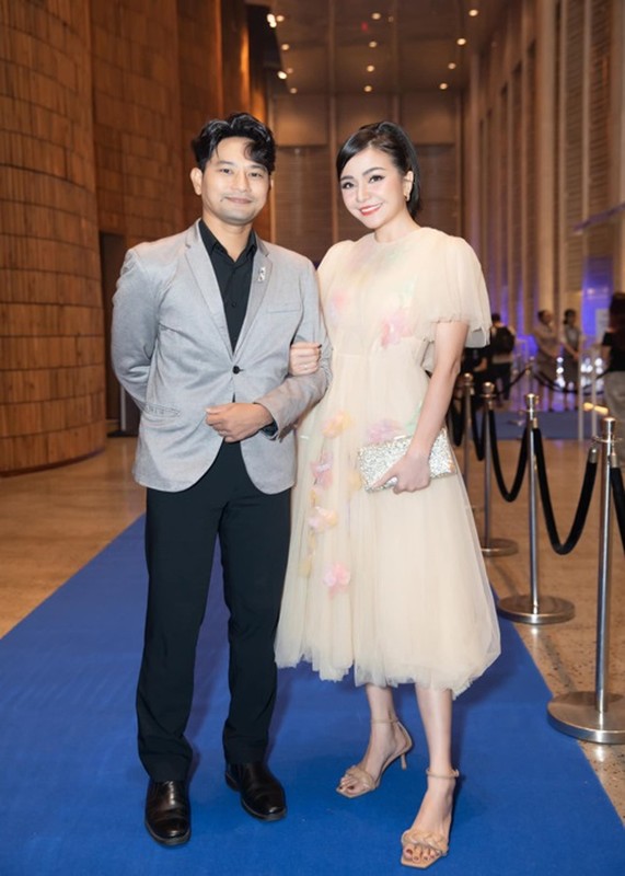 Huỳnh Đông dành lời ngọt ngào cho vợ kỷ niệm 8 năm kết hôn - Hình 8 Huynh Dong danh loi ngot ngao cho vo ky niem 8 nam ket hon-Hinh-8