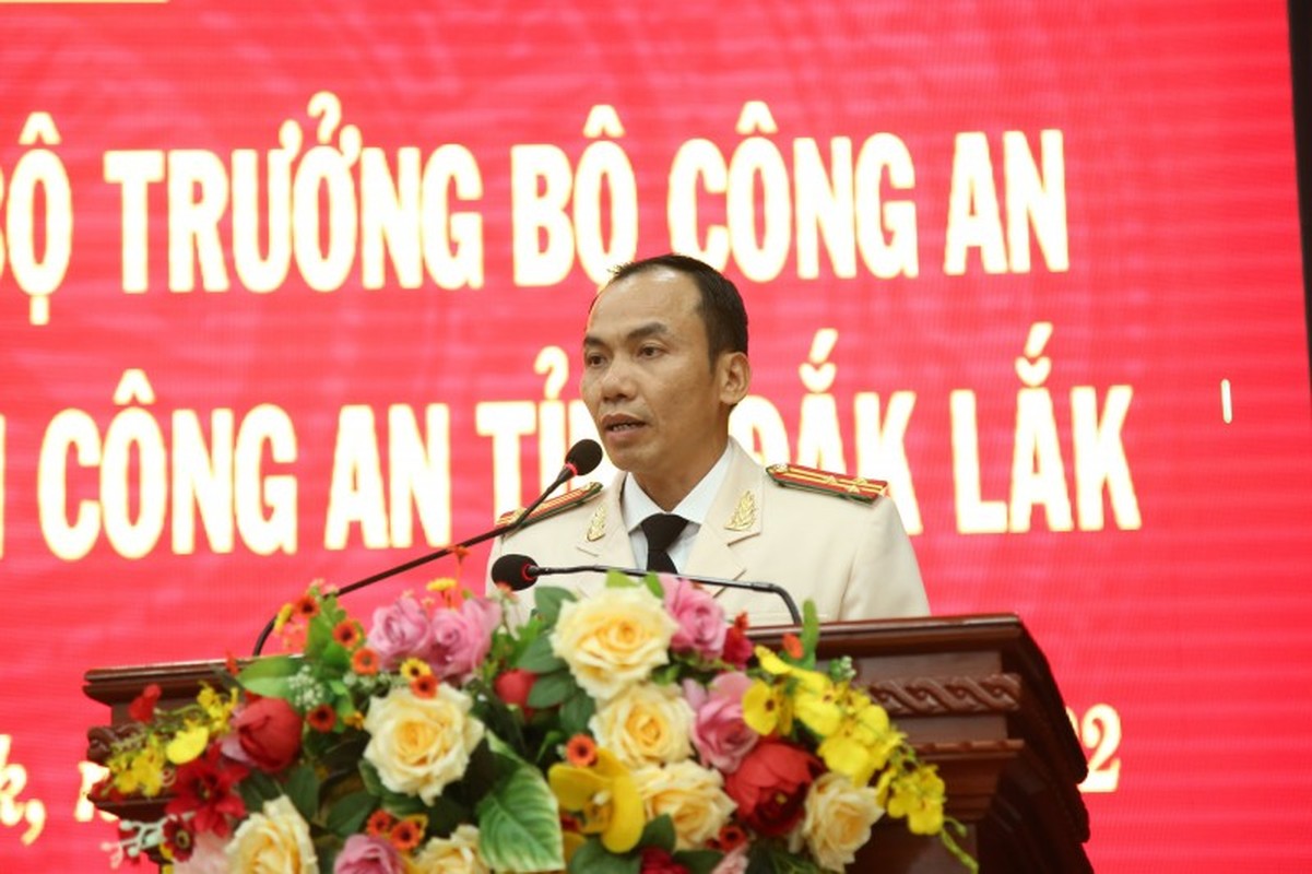 Chan dung tan Pho Giam doc Cong an tinh Dak Lak Tran Quang Hieu-Hinh-2