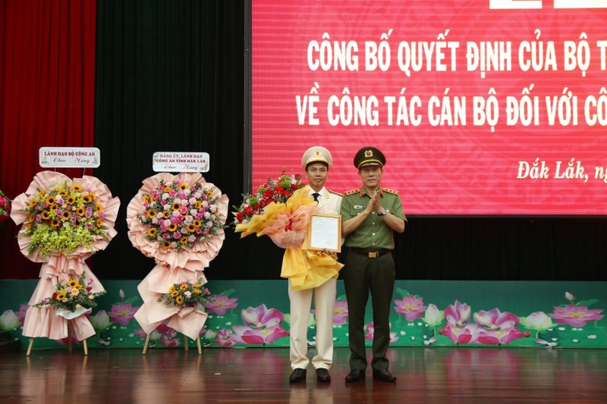 Chan dung tan Pho Giam doc Cong an tinh Dak Lak Tran Quang Hieu