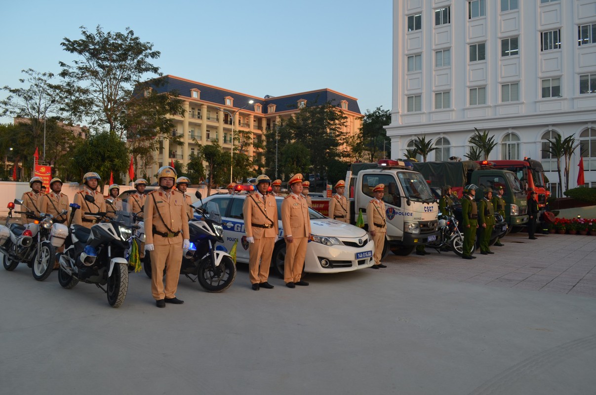 The first appearance of Van Noi's Palace when making a Prison Doc Quang Ninh Public Security-Hinh-4