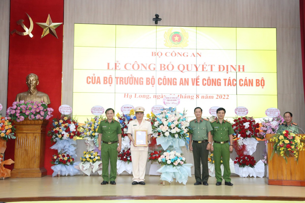 The first appearance of Van Noi's Palace when making a Prison Doc Quang Ninh Public Security Bureau-Hinh-9