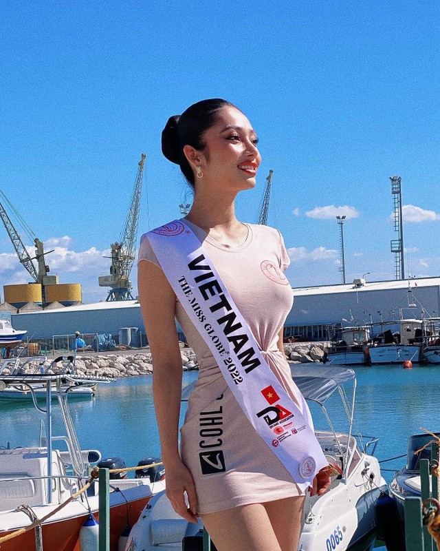 Lam Thu Hong lac hanh ly, 4 ngay mot bo do thi The Miss Globe-Hinh-3