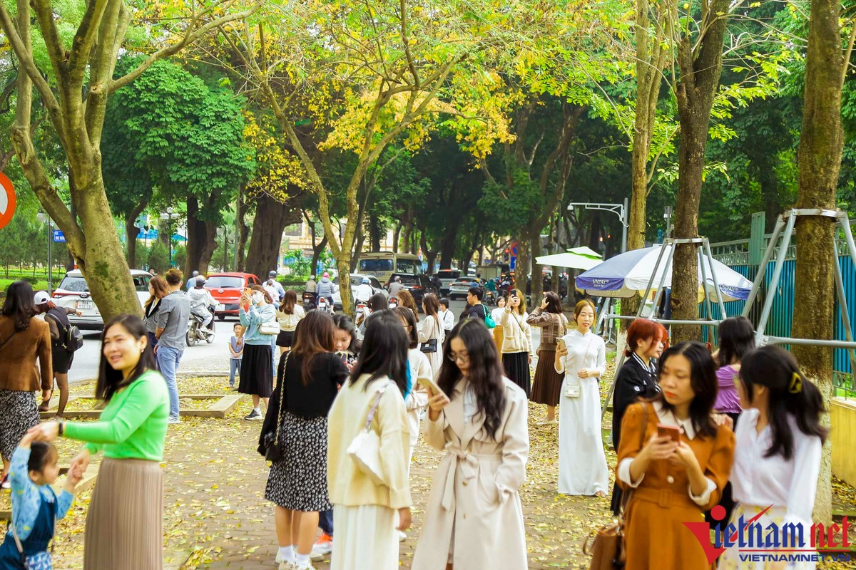 Ha Noi's people are beautiful because they have a beautiful street at the end of the week-Hinh-3