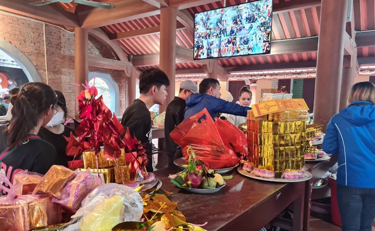 Den Ba Chua Kho: Dich vu khan thue, sap le ca chuc trieu dong-Hinh-9