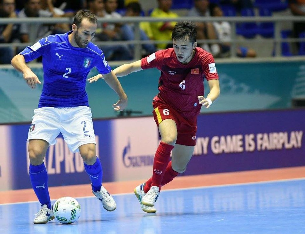 Tuyen thu Futsal Viet Nam gia tu su nghiep sau khi ve nuoc