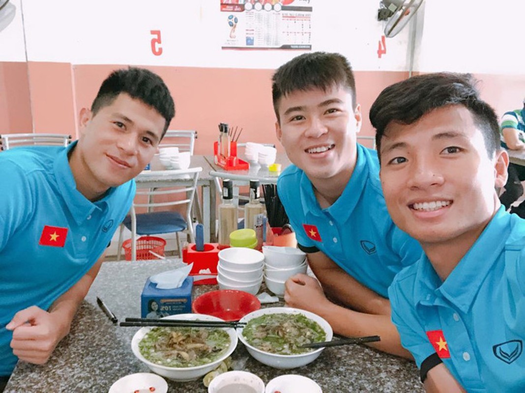 Bo 3 trung ve U23 Viet Nam gay me dan mang bang anh selfie cuc chat-Hinh-3