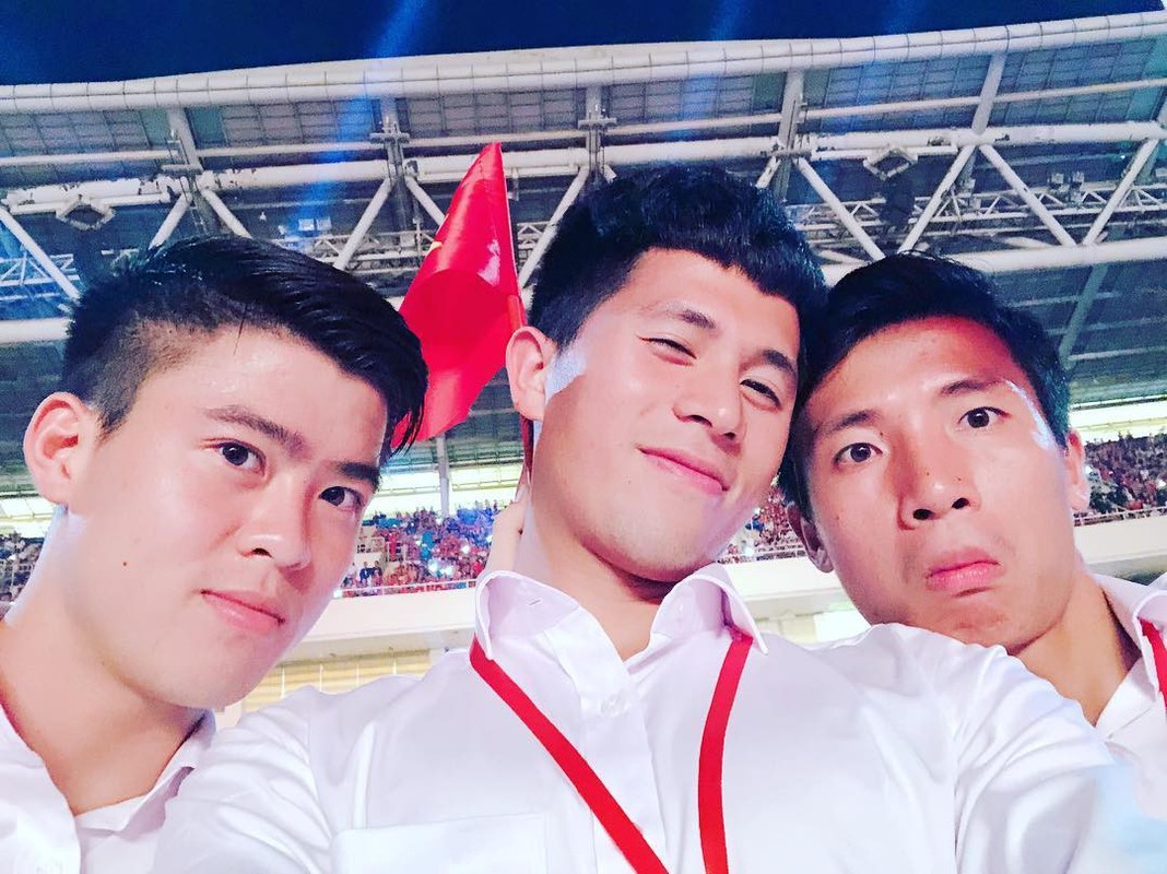 Bo 3 trung ve U23 Viet Nam gay me dan mang bang anh selfie cuc chat-Hinh-7