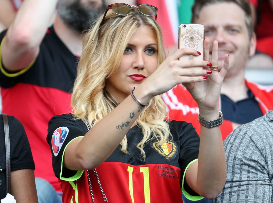 Dàn bạn gái cầu thủ được ngóng chờ trên khán đài World Cup 2022 - Hình 3 Dan ban gai cau thu duoc ngong cho tren khan dai World Cup 2022-Hinh-3
