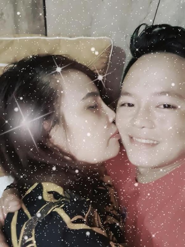 Chụp ảnh đêm giao thừa, cô dâu 62 tuổi trẻ trung bất thường - Ảnh 10 Khoe bạn không Tết, bà 62 tuổi nhưng vẫn trăng hoa-Hinh-10