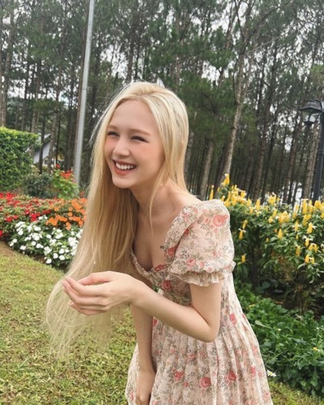 Xoài Non lại khoe mặt mộc, dàn hot girl mạng "xách dép" chạy theo - Hình 11 Xoai Non lai khoe mat moc, dan hot girl mang