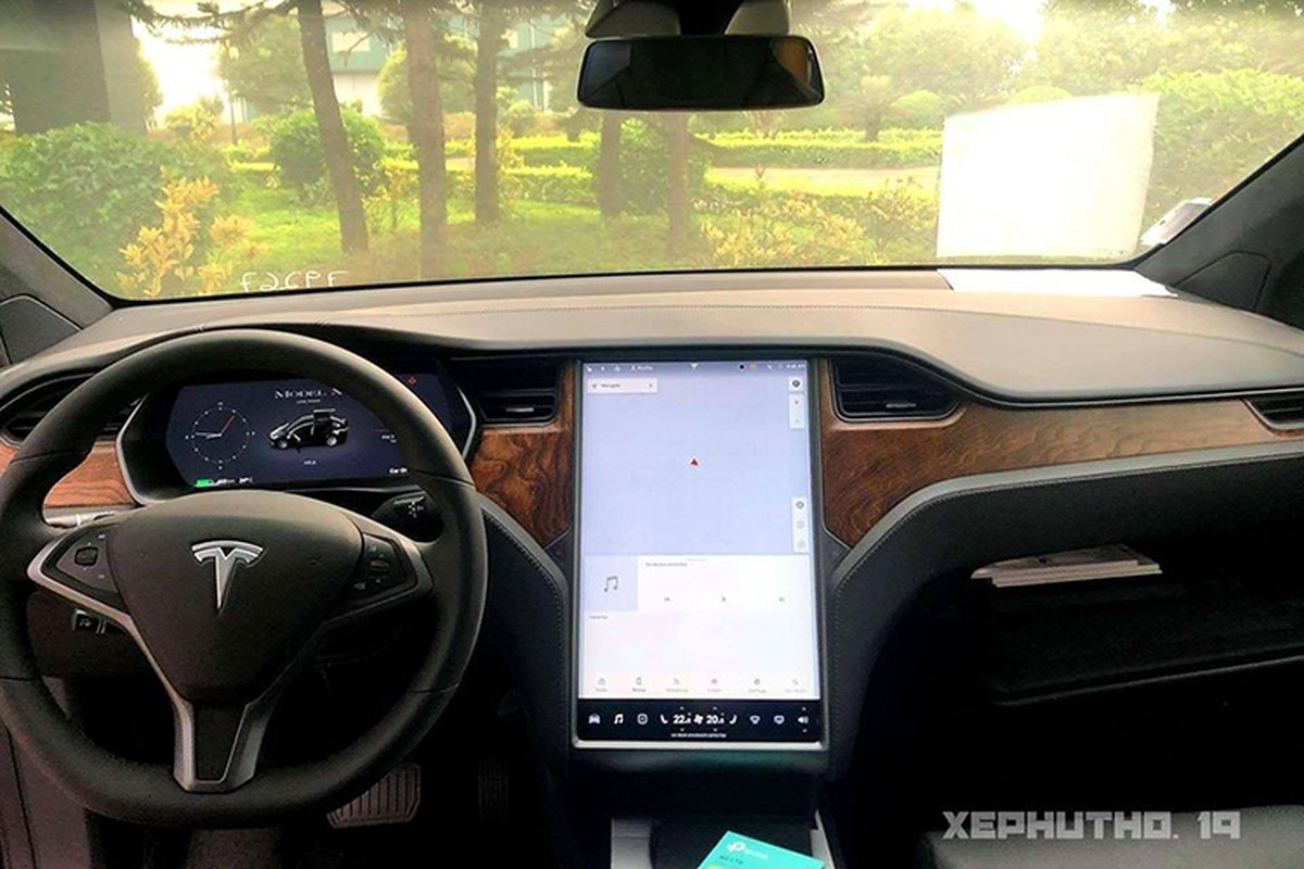 Dai gia Phu Tho tau xe Tesla Model X hon 8 ty dong-Hinh-5