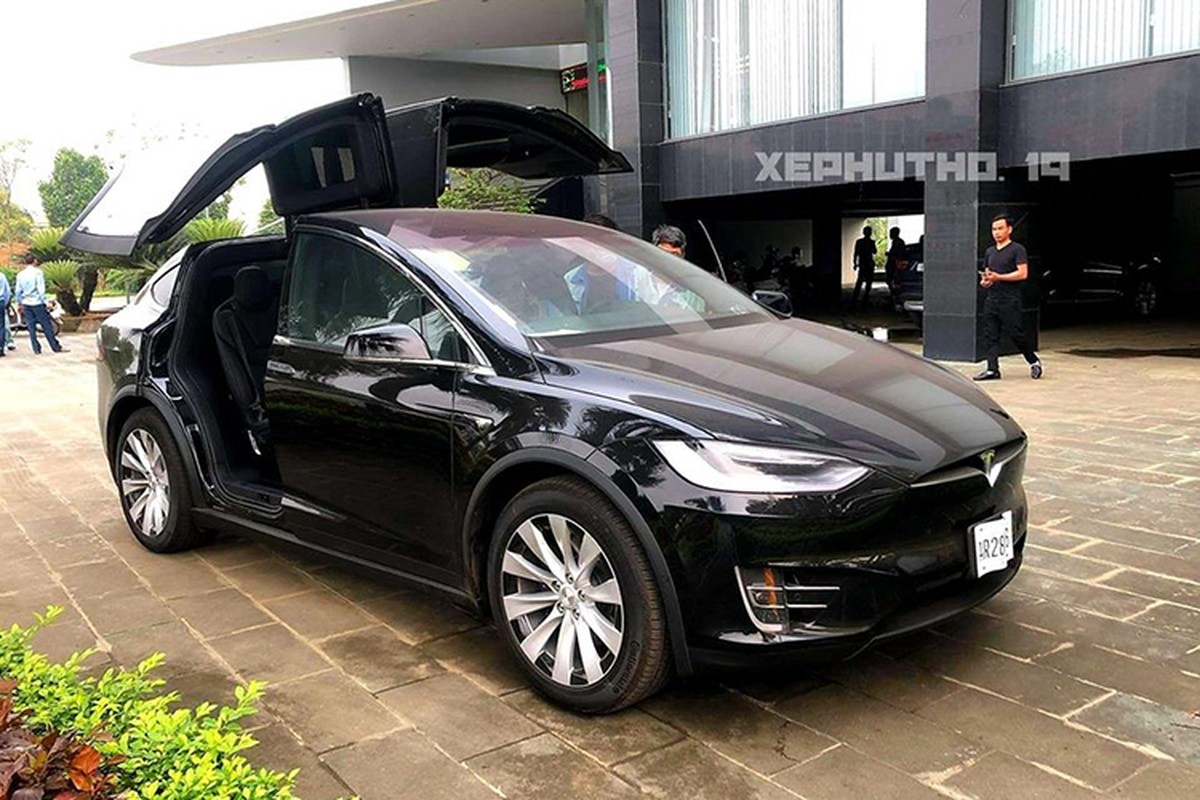 Dai gia Phu Tho tau xe Tesla Model X hon 8 ty dong-Hinh-8