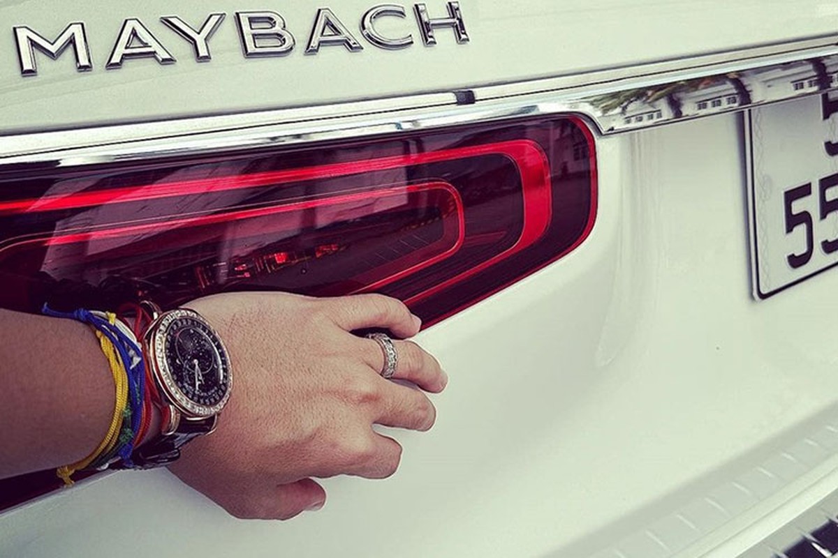Đồng hồ Patek Philippe của Minh Nhựa đủ mua 2 xe Mercedes-Maybach GLS480 - Hình 2 Dong ho Patek Philippe cua Minh Nhua du mua 2 xe Mercedes-Maybach GLS480-Hinh-2