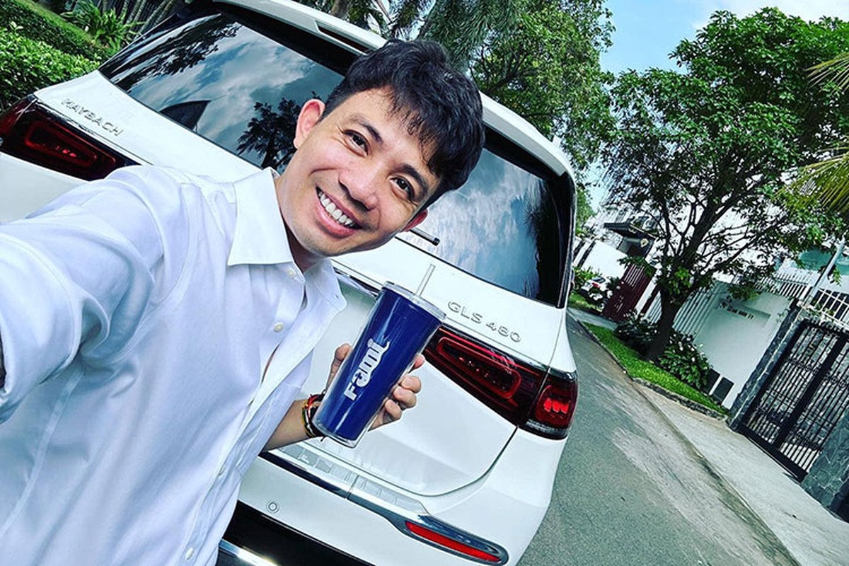 Đồng hồ Patek Philippe của Minh Nhựa đủ mua 2 xe Mercedes-Maybach GLS480 - Hình 7 Dong ho Patek Philippe cua Minh Nhua du mua 2 xe Mercedes-Maybach GLS480-Hinh-7