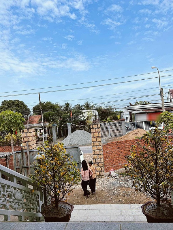 Hé lộ căn nhà khang trang mà Angela Phương Trinh tặng bà nội - Ảnh 9 Hãy chăm sóc ngôi nhà của bạn và gia đình của bạn. Angela Phương Trinh để tang-Hinh-9
