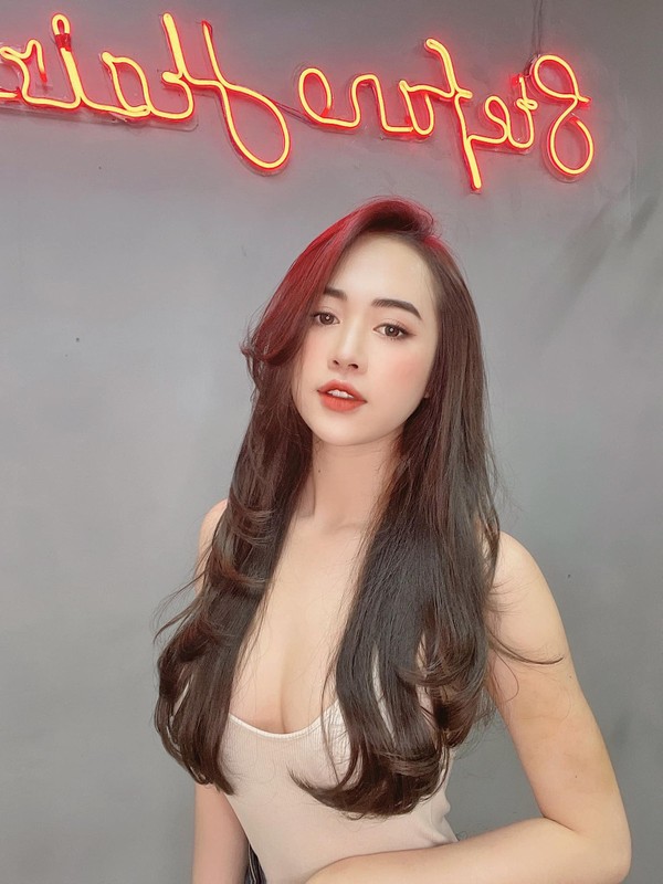 Hot girl Nong cung Euro “dot mat” netizen bang body sieu nong bong-Hinh-4