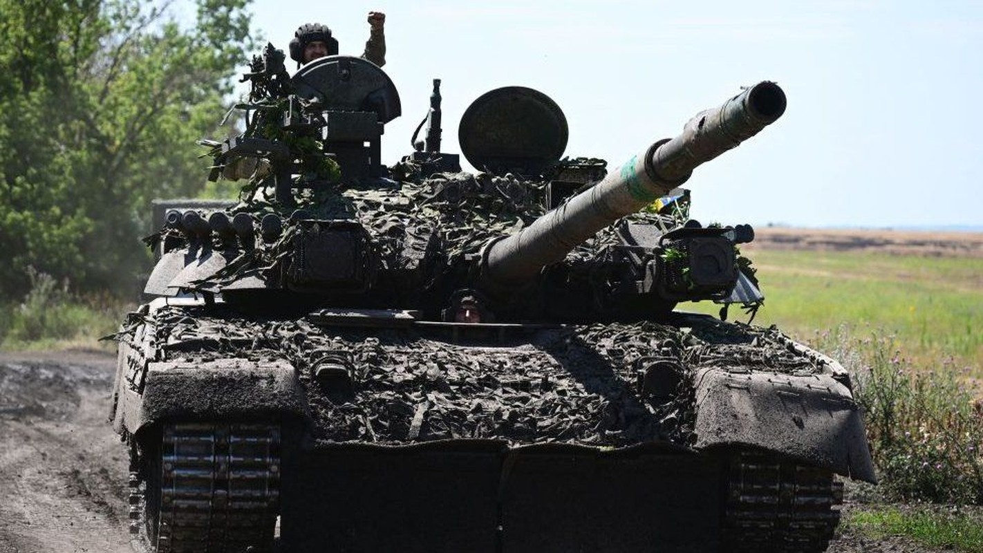 Nguoi dan Sec gop tien mua xe tang T-72 cho Ukraine-Hinh-4
