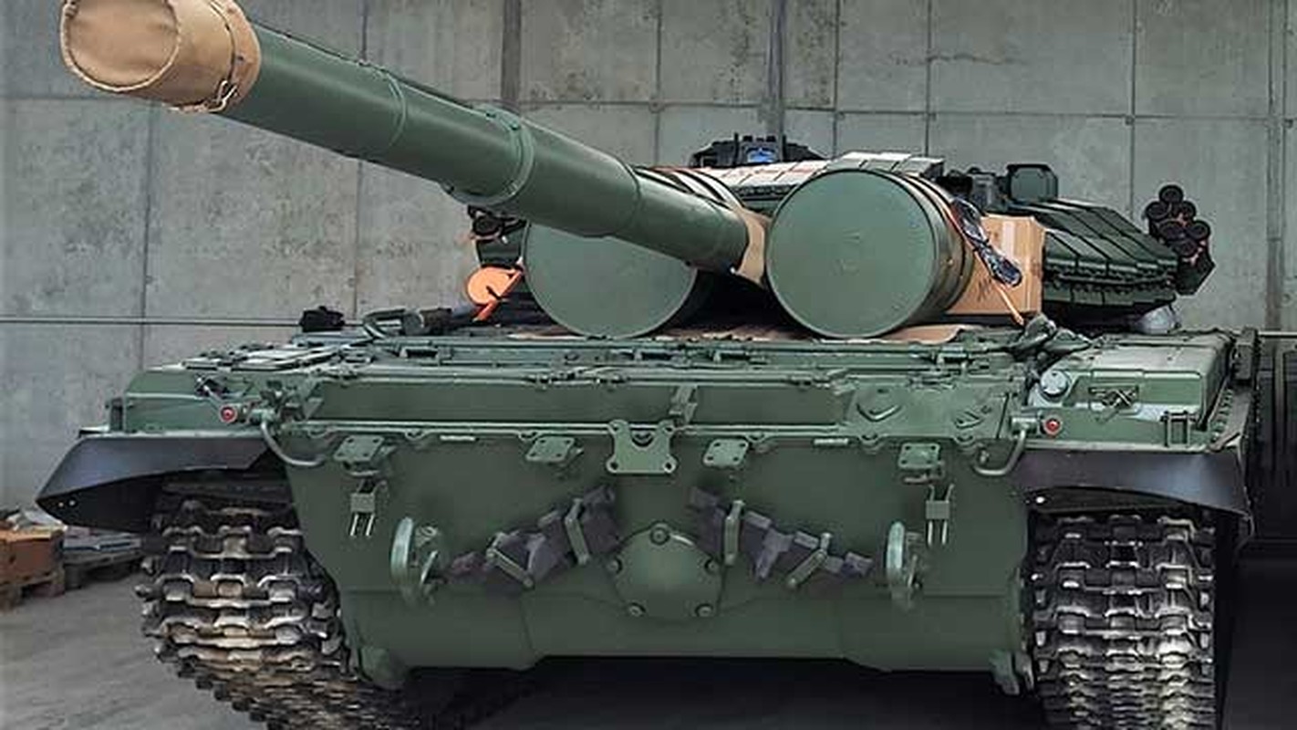Nguoi dan Sec gop tien mua xe tang T-72 cho Ukraine