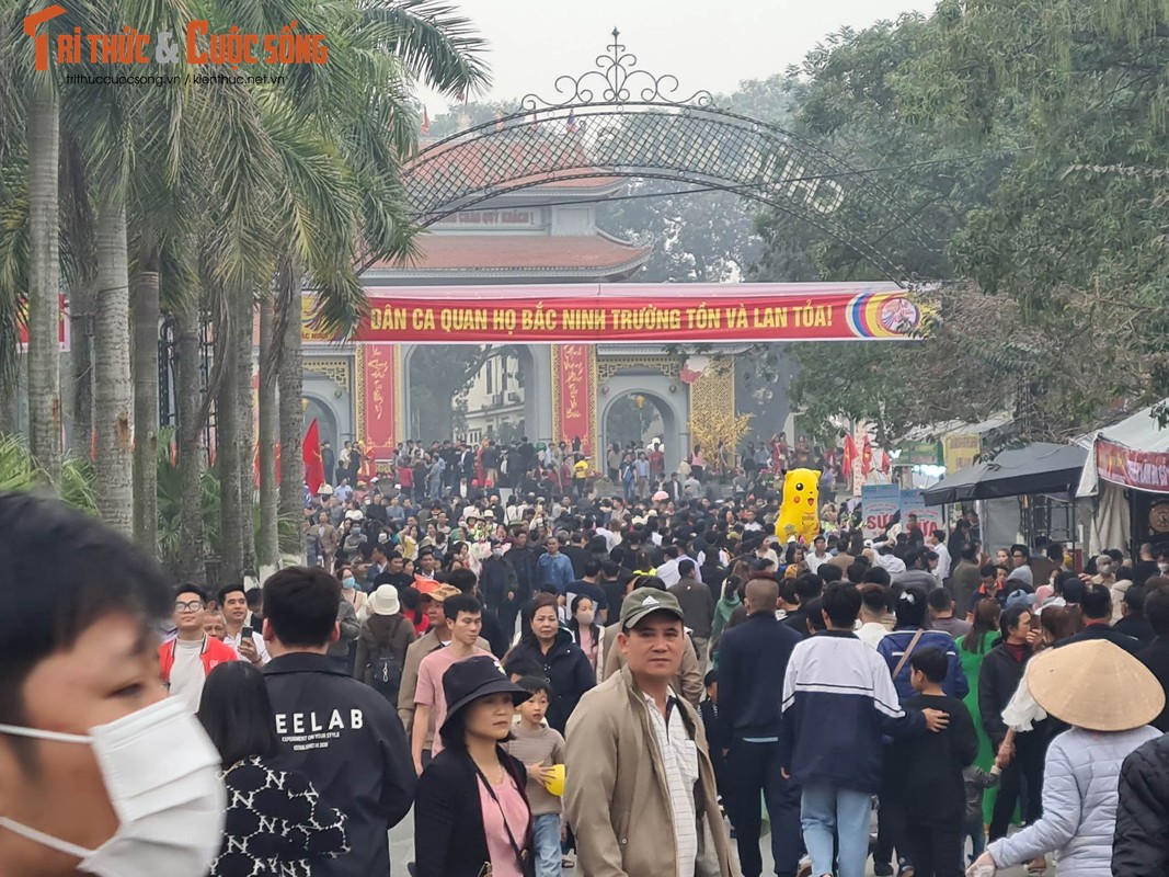 Biển người đổ về Bắc Ninh dự hội Lim - Ảnh 3 Người được cử đến Bắc Ninh để gặp Lim-Hinh-3